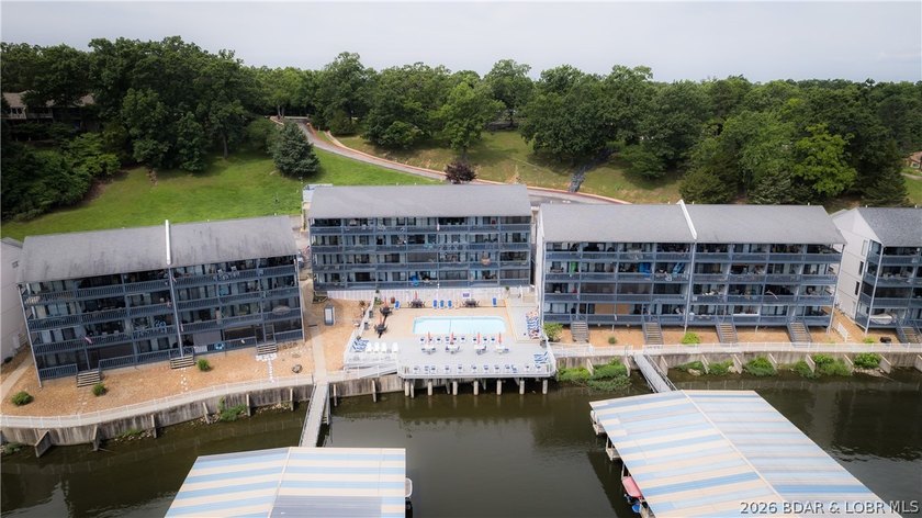 Enjoy effortless lake living in this well-kept, turn-key 1 bed - photo 36