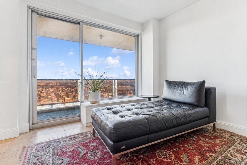 Experience luxury living in this rarely available 23rd-floor *E* - photo 5