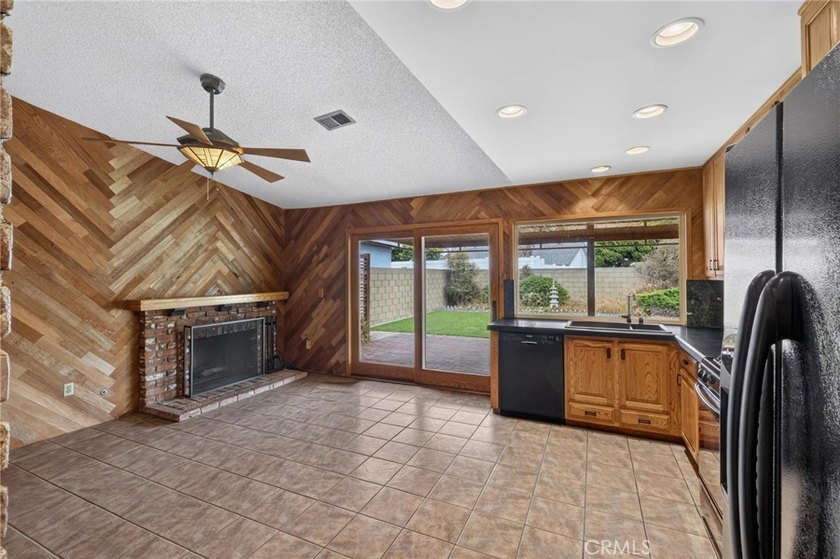 23410 Sidlee Place - photo 6