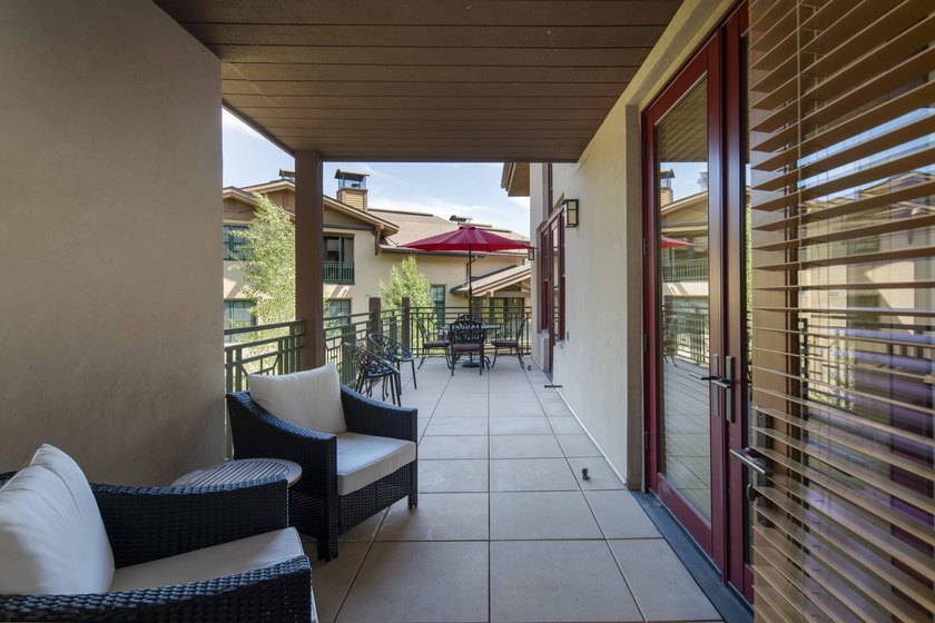 Sun Valley living at its best! This two-story Elkhorn Springs - photo 11