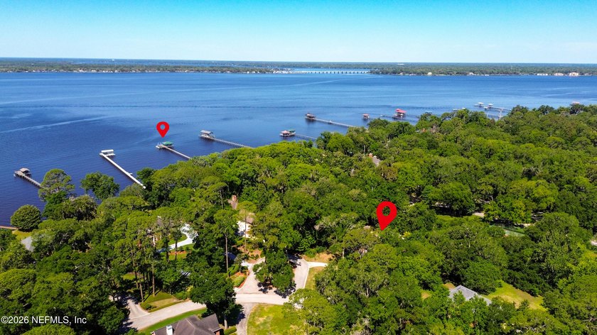 Tucked away on over 2 private acres in the heart of Mandarin - photo 3