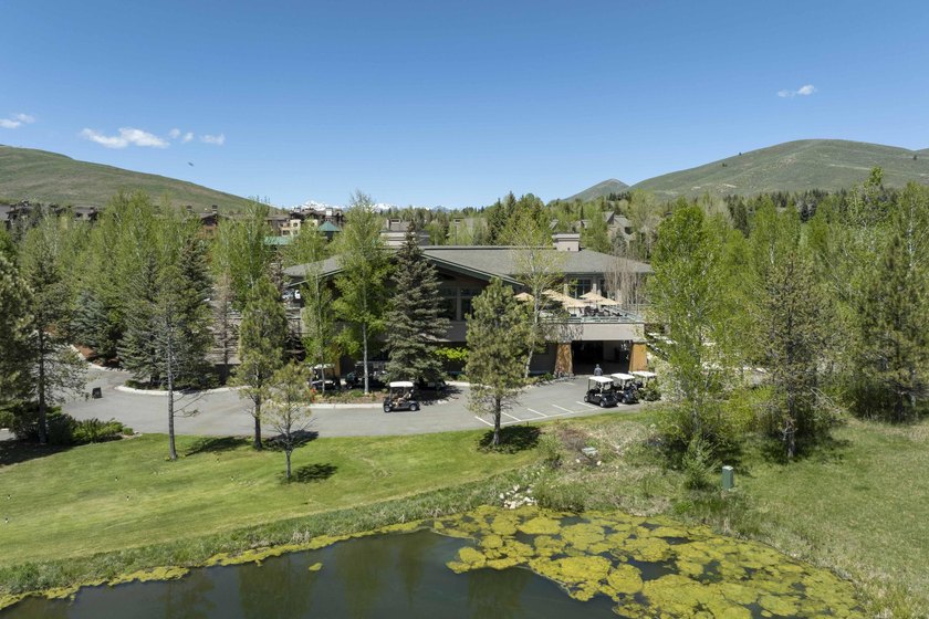 Sun Valley living at its best! This two-story Elkhorn Springs - photo 34