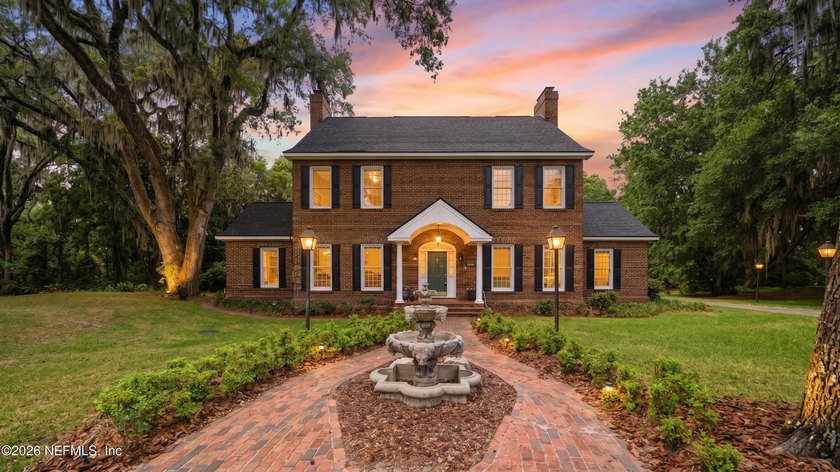 Tucked away on over 2 private acres in the heart of Mandarin - photo 5