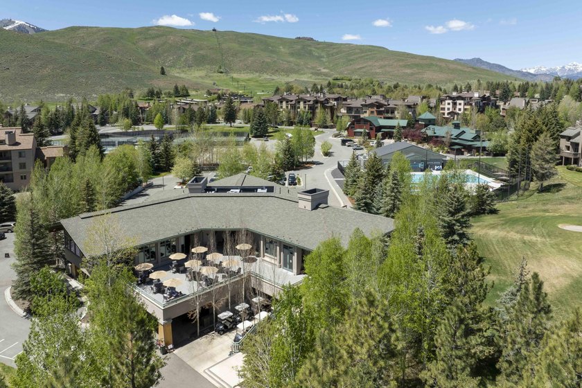 Sun Valley living at its best! This two-story Elkhorn Springs - photo 35
