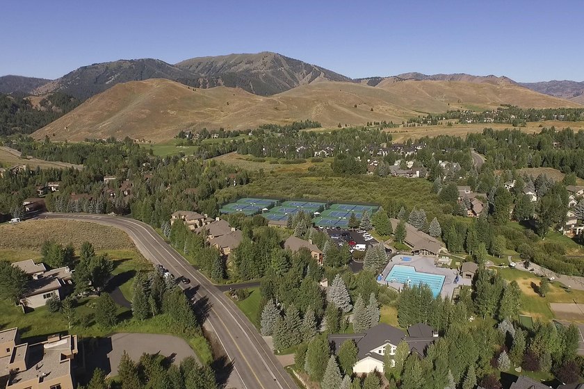 Sun Valley living at its best! This two-story Elkhorn Springs - photo 43