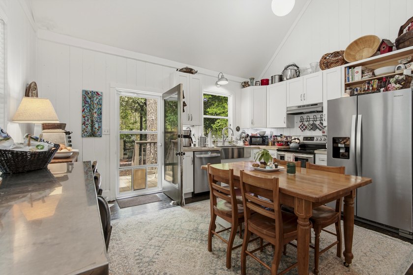 Florida cottage on .79 acres - totally renovated and nestled in - photo 13
