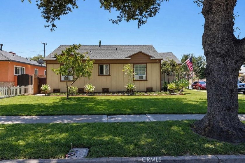 Welcome to 502 E Camille St in Santa Ana, a wonderful - photo 4