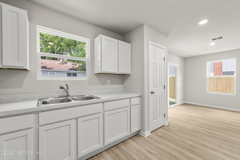 Ask about our exclusive Builder's Incentives!! Welcome to the - photo 4