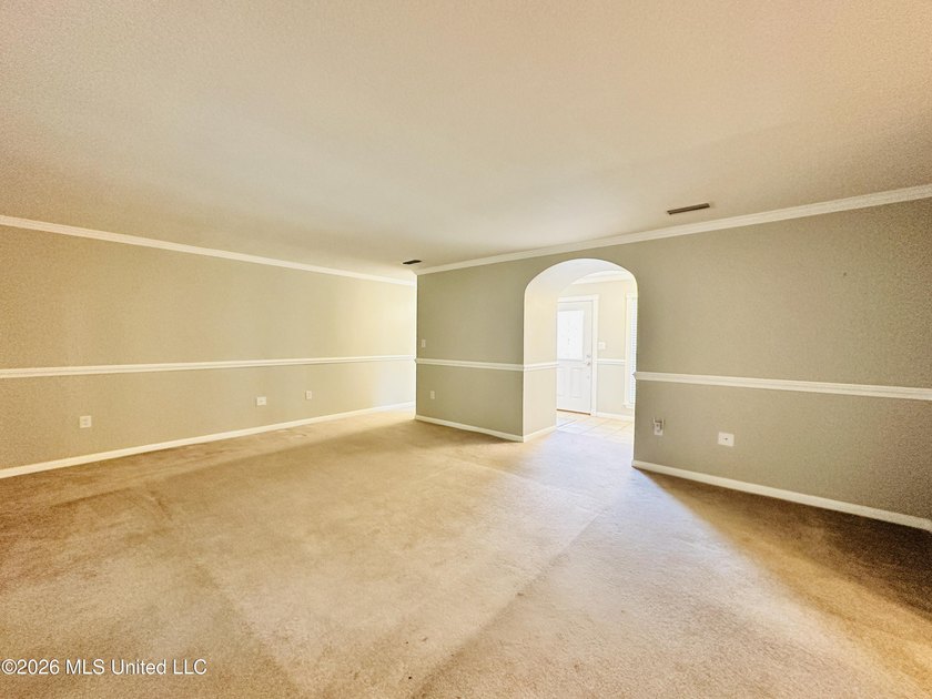 $15,000. in BUYER INCENTIVES. Nice, well-maintained one-story - photo 3