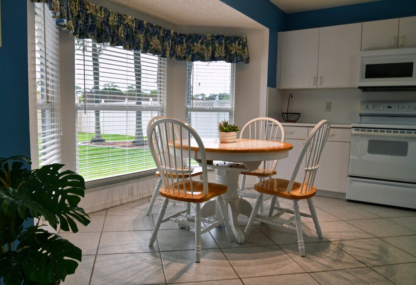 Over 3,000 Sq. Foot home in Riverglen of Coquina Lakes is 5 - photo 6