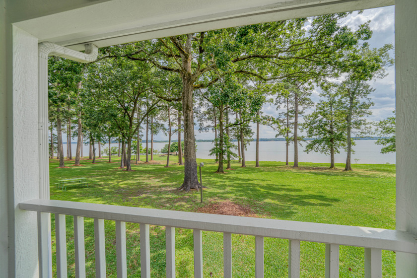 Furnished 3 bedroom, 2 bath lake front home with enclosed sunroom - photo 9