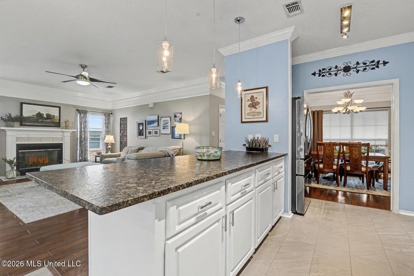 **BIG PRICE IMPROVEMENT ON THIS AWESOME HOME!!** $136/sqft !!!! - photo 7