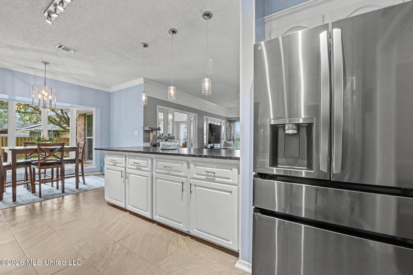 **BIG PRICE IMPROVEMENT ON THIS AWESOME HOME!!** $136/sqft !!!! - photo 9