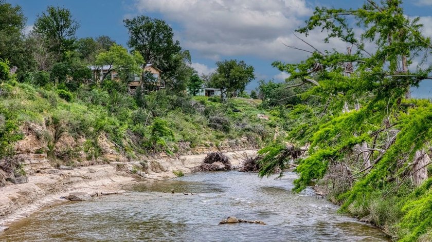 **This home DID NOT FLOOD during 2025 Flood! Welcome to the - photo 46