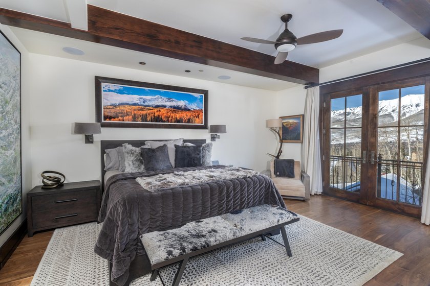 If you have been looking for a four-bedroom penthouse that - photo 8