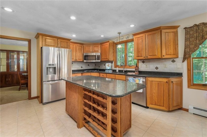 WELCOME TO RIVERFRONT ESTATES! LOCATED A SHORT DISTANCE FROM - photo 12