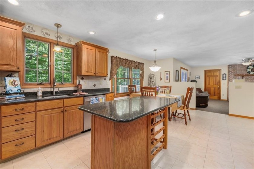 WELCOME TO RIVERFRONT ESTATES! LOCATED A SHORT DISTANCE FROM - photo 14