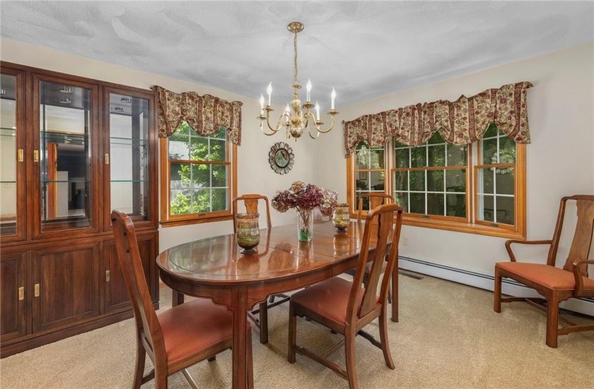 WELCOME TO RIVERFRONT ESTATES! LOCATED A SHORT DISTANCE FROM - photo 15