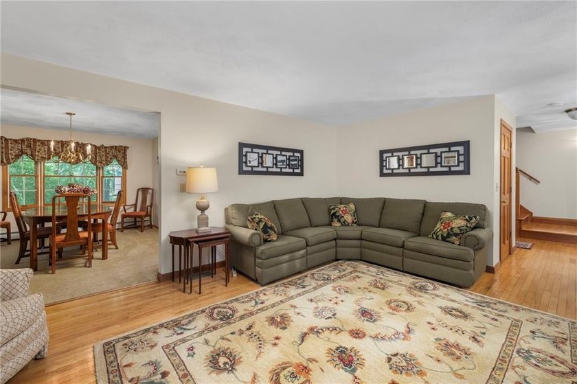 WELCOME TO RIVERFRONT ESTATES! LOCATED A SHORT DISTANCE FROM - photo 19