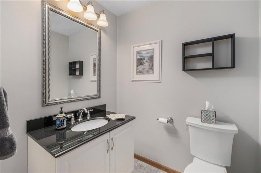 WELCOME TO RIVERFRONT ESTATES! LOCATED A SHORT DISTANCE FROM - photo 21