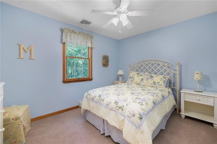 WELCOME TO RIVERFRONT ESTATES! LOCATED A SHORT DISTANCE FROM - photo 24