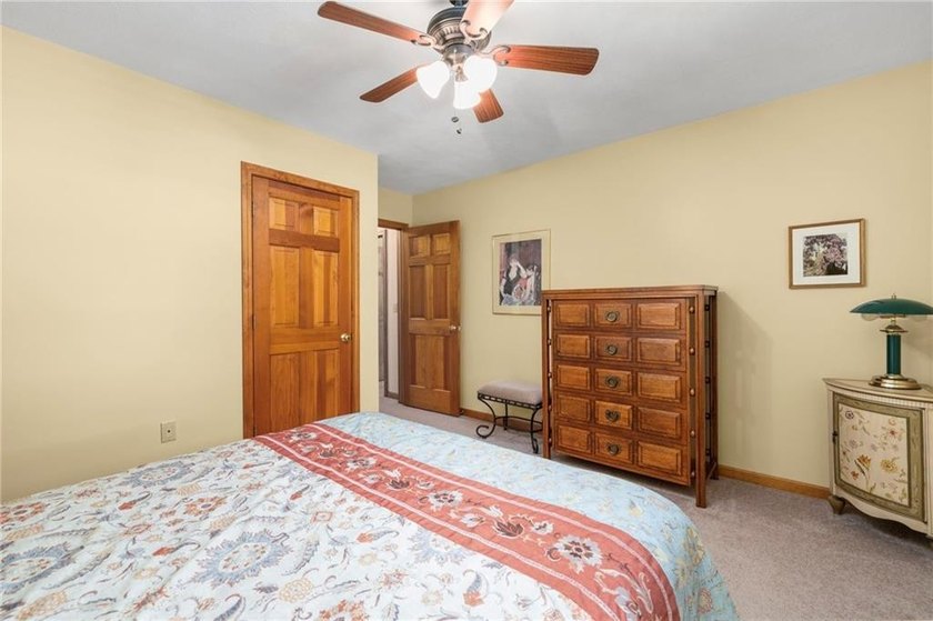 WELCOME TO RIVERFRONT ESTATES! LOCATED A SHORT DISTANCE FROM - photo 29