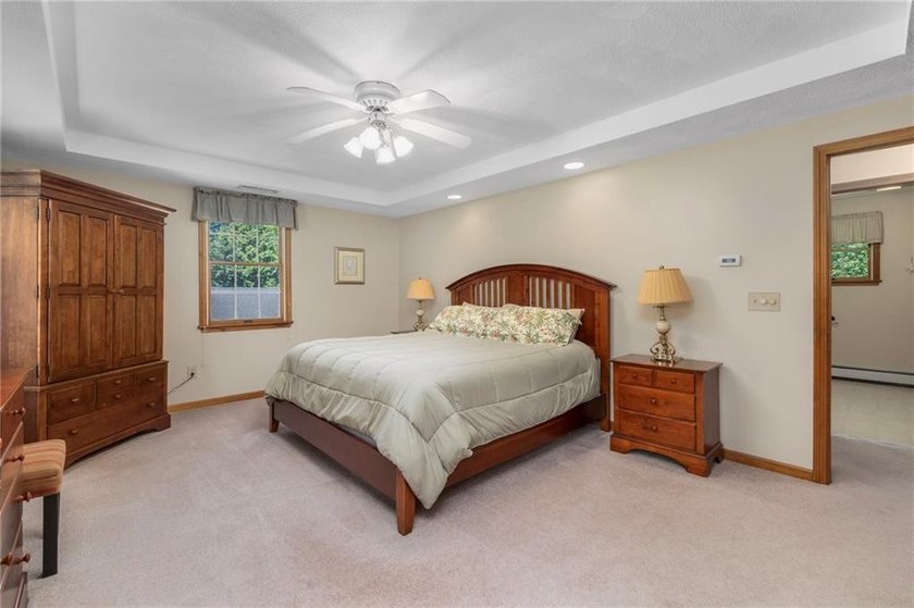 WELCOME TO RIVERFRONT ESTATES! LOCATED A SHORT DISTANCE FROM - photo 31
