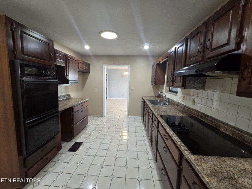 Explore this stunning 2338 sq. ft. limited handicap accessible - photo 6