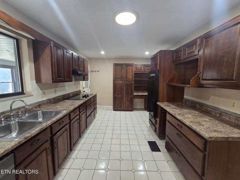 Explore this stunning 2338 sq. ft. limited handicap accessible - photo 7