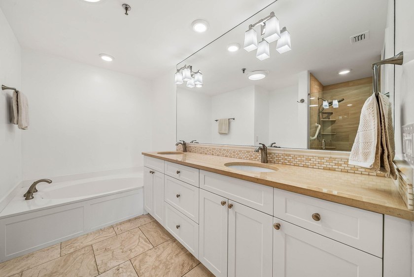 Waterfront condo for sale in the sought-after 12 Oaks community - photo 17