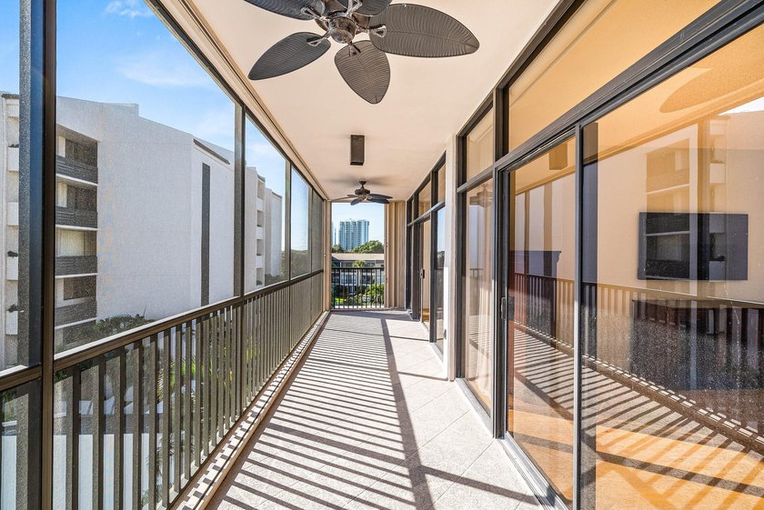 Waterfront condo for sale in the sought-after 12 Oaks community - photo 30