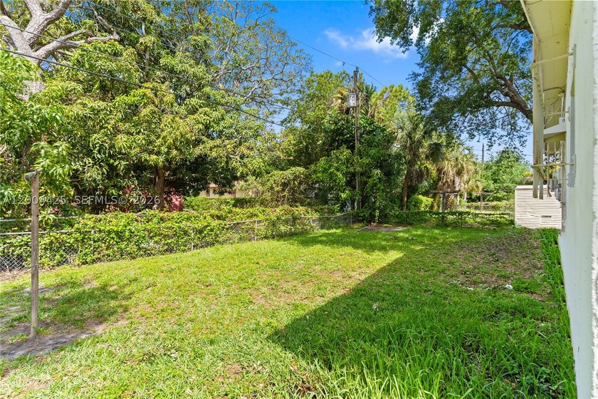 Unlock the potential of this hidden gem located in a quiet - photo 33