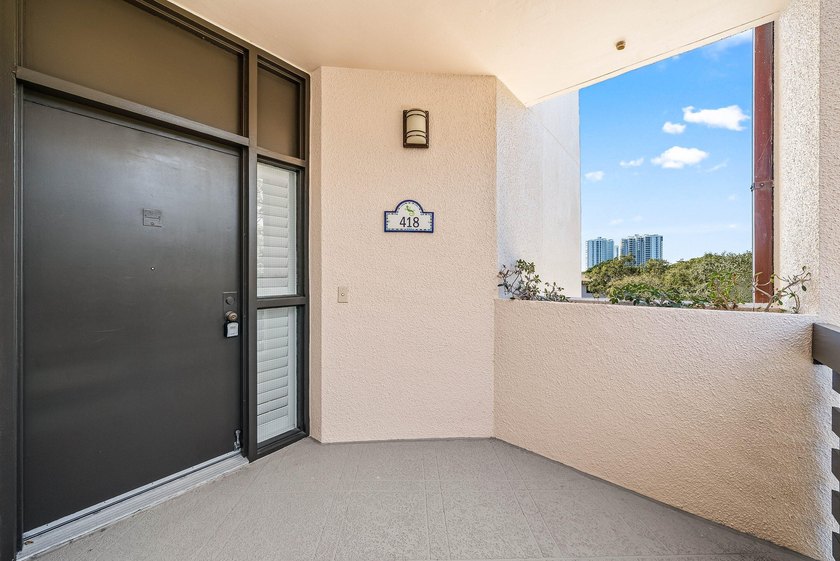 Waterfront condo for sale in the sought-after 12 Oaks community - photo 35