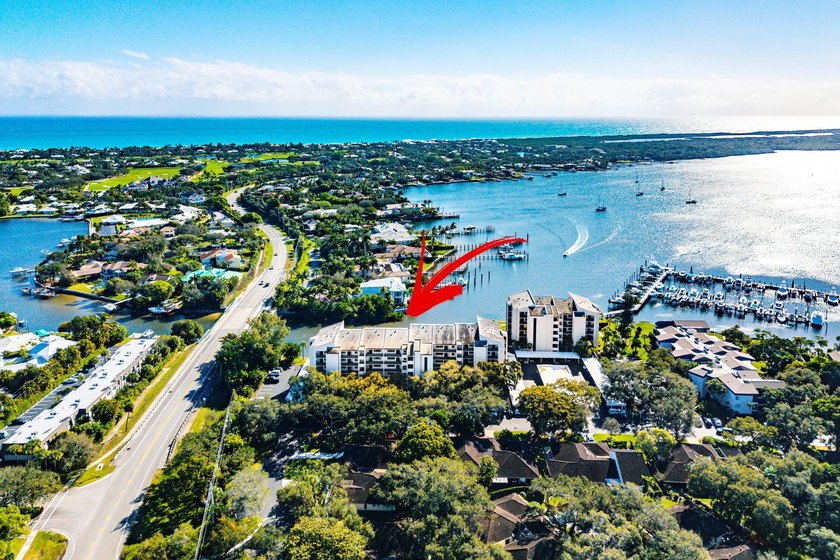Waterfront condo for sale in the sought-after 12 Oaks community - photo 47