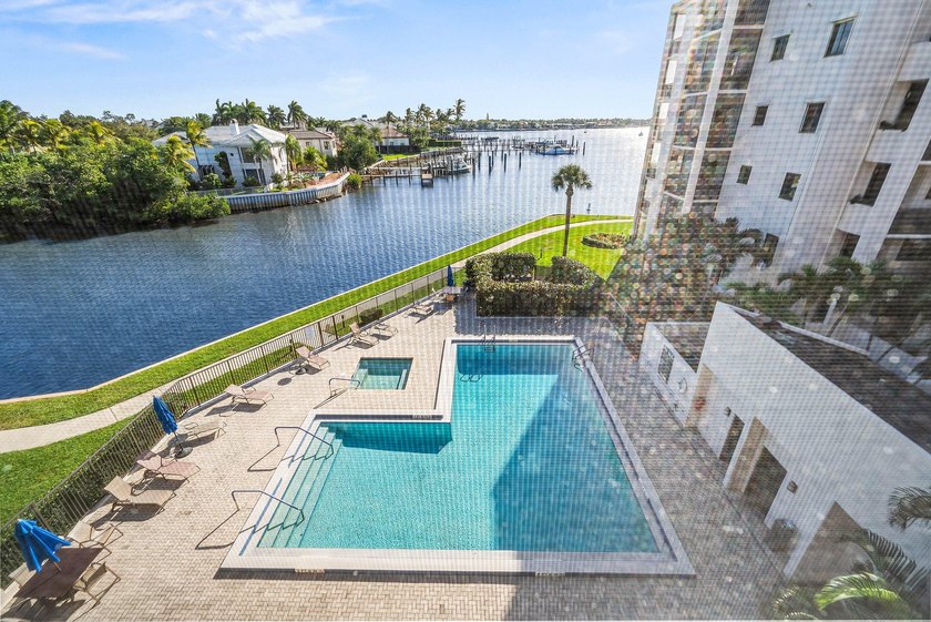 Waterfront condo for sale in the sought-after 12 Oaks community - photo 48