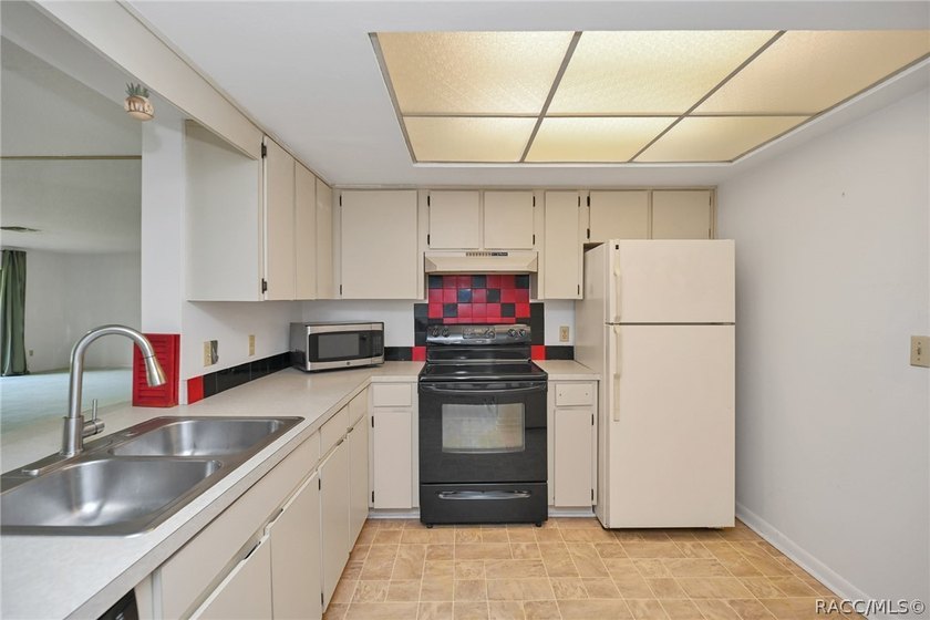 Enjoy a Florida carefree lifestyle here as your condo - photo 11