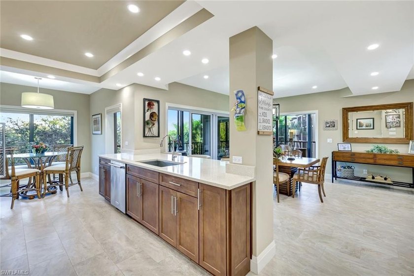 A custom design like no other! This three bedroom 2 bath condo - photo 13