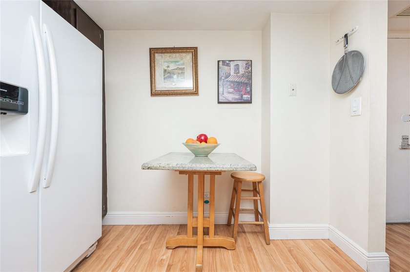 Beautiful 2 bed, 2 bath condo in the all-ages Coranado Building - photo 13