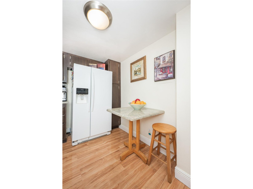 Beautiful 2 bed, 2 bath condo in the all-ages Coranado Building - photo 15