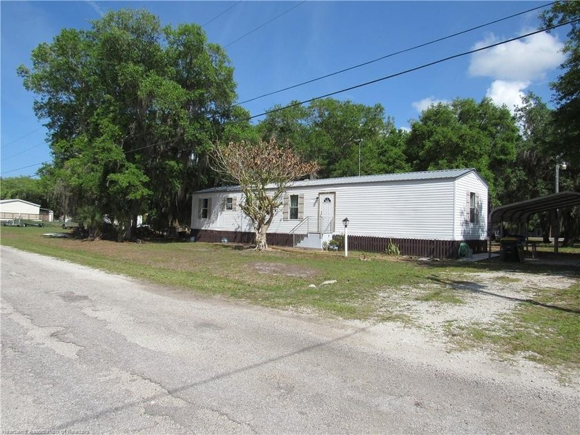 Welcome to rural Florida living with this Charming Newly - photo 20