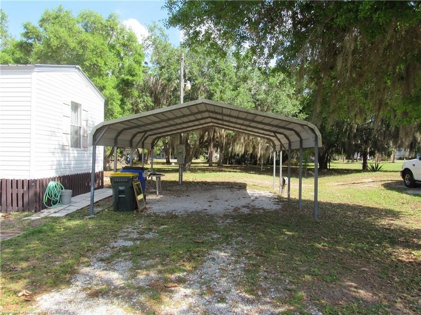 Welcome to rural Florida living with this Charming Newly - photo 22