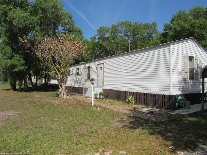 Welcome to rural Florida living with this Charming Newly - photo 23