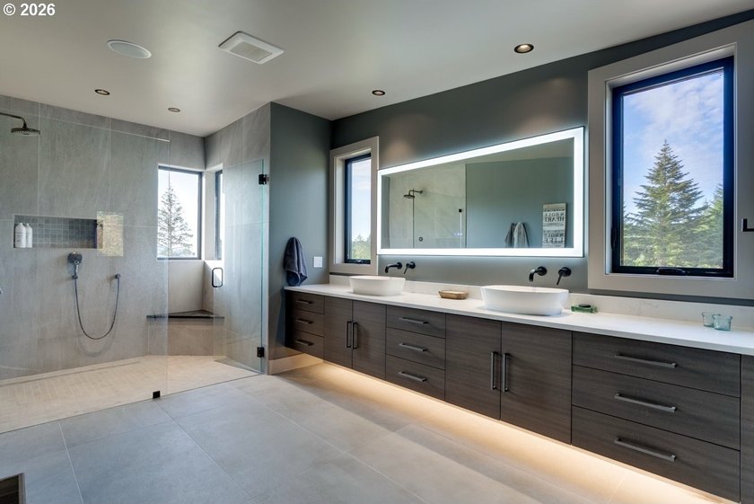 Spectacular modern masterpiece on 124.5 acres. This 2023-built - photo 23