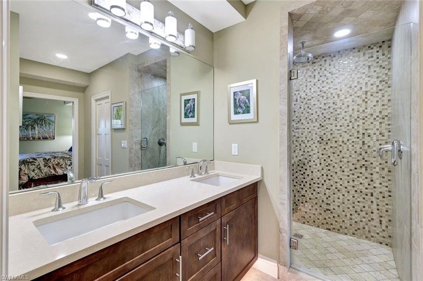 A custom design like no other! This three bedroom 2 bath condo - photo 25