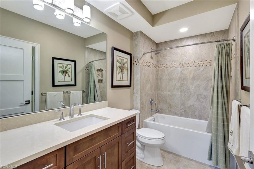 A custom design like no other! This three bedroom 2 bath condo - photo 26