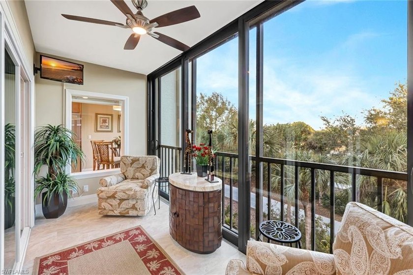 A custom design like no other! This three bedroom 2 bath condo - photo 27