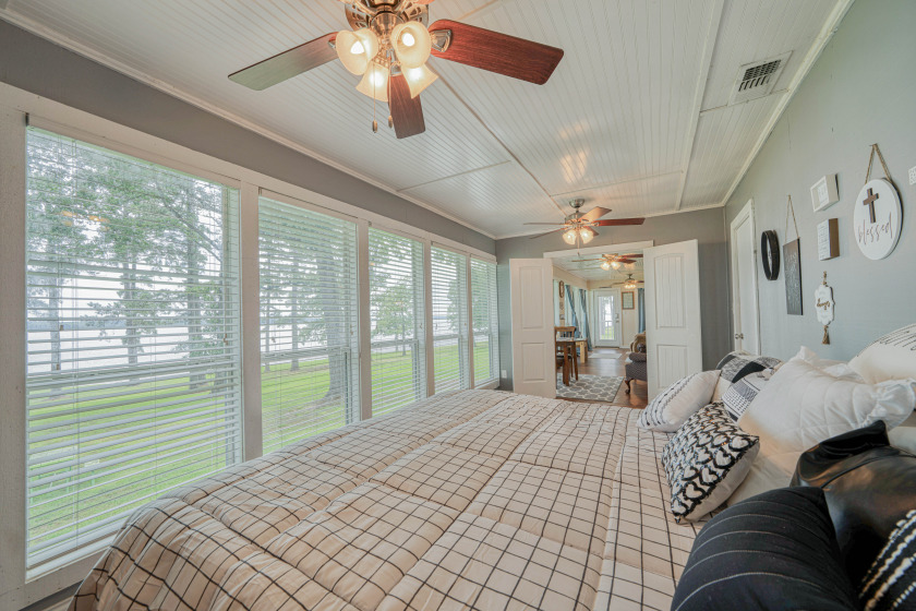 Furnished 3 bedroom, 2 bath lake front home with enclosed sunroom - photo 13