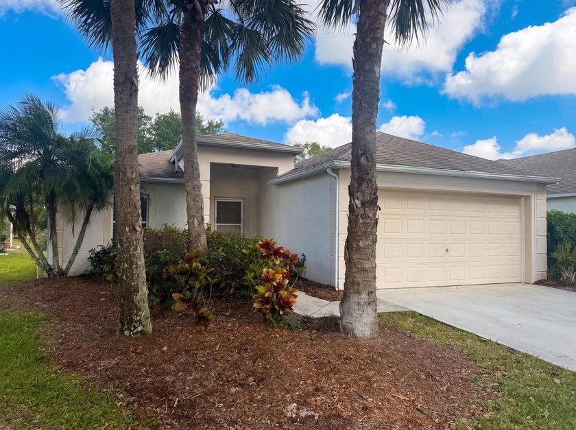 Check out 262 SW Panther Trce, a residence recently enhanced - photo 20