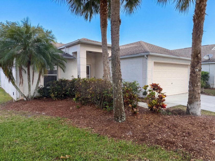 Check out 262 SW Panther Trce, a residence recently enhanced - photo 22