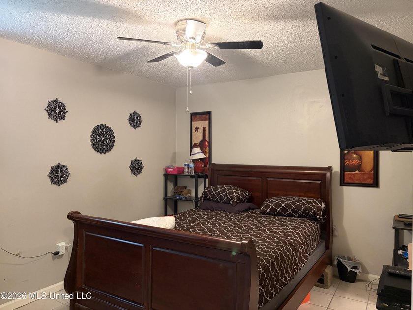 Recent upgrades include ceramic tile flooring throughout, HVAC - photo 6